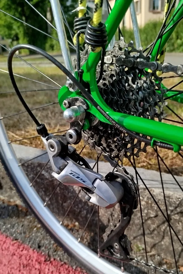 Schaltwerk Shimano 105 Wartung am Velo